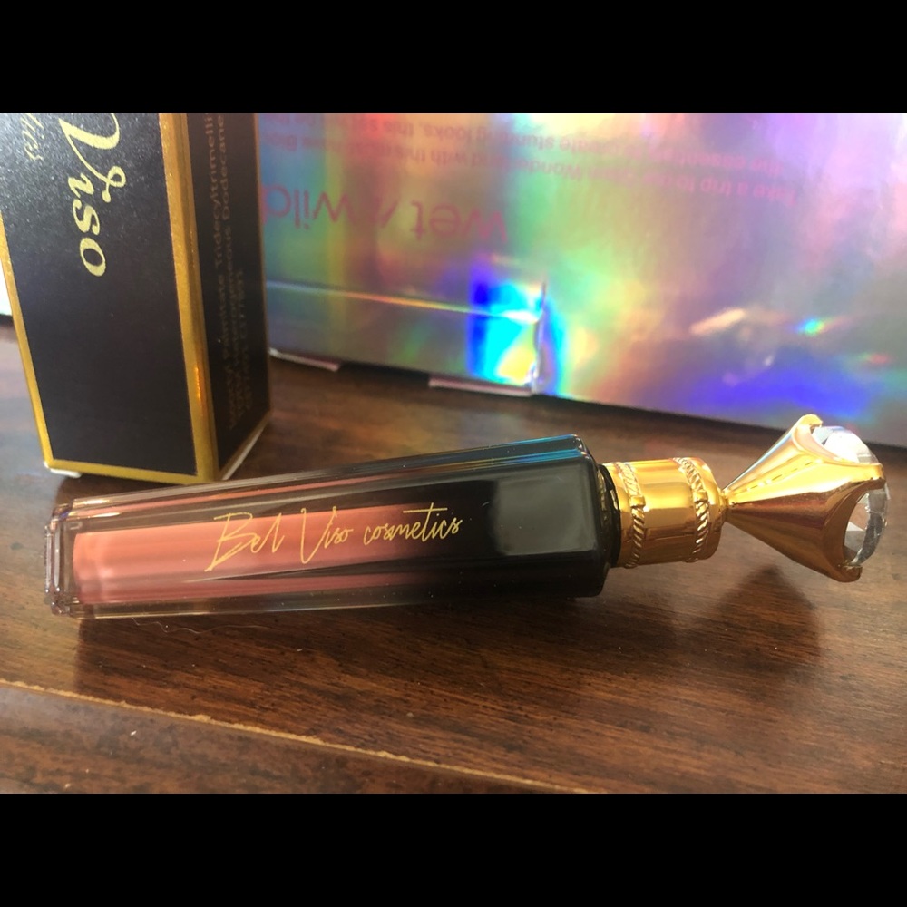 beautiful brand new lipstick, Bel Vita in Winsome, pretty creamy peach tan color